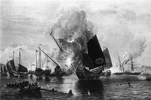 1841年，在第一次鸦片战争中，英军占领香港岛。1842年签署的《南京条约》明确将香港岛“永久”割让给英国。此后，1860年的《北京条约》将九龙半岛割让；1898年，英国租借新界，租期九十九年，到1997年期满为止。图为1841年1月，英军进犯大角、沙角炮台。