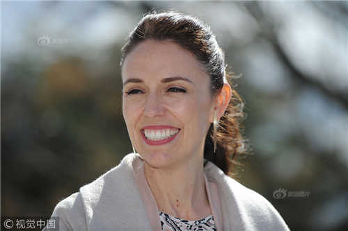 又一枚“小花”总理！“80后”工党领导人成新西兰史上第三位女总理